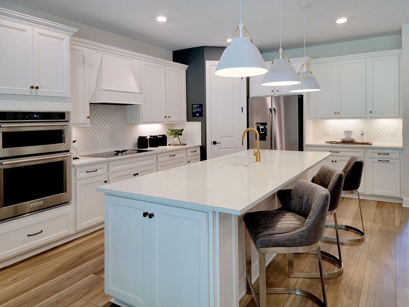 Shaker Style White Lacquer Kitchen Cabinets with Kitchen Island Designs